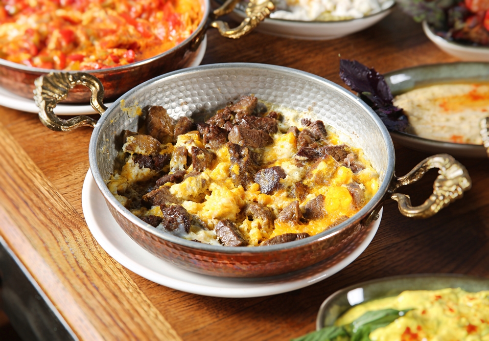 YUMURTALI KAVURMA (DANA ETİ) 