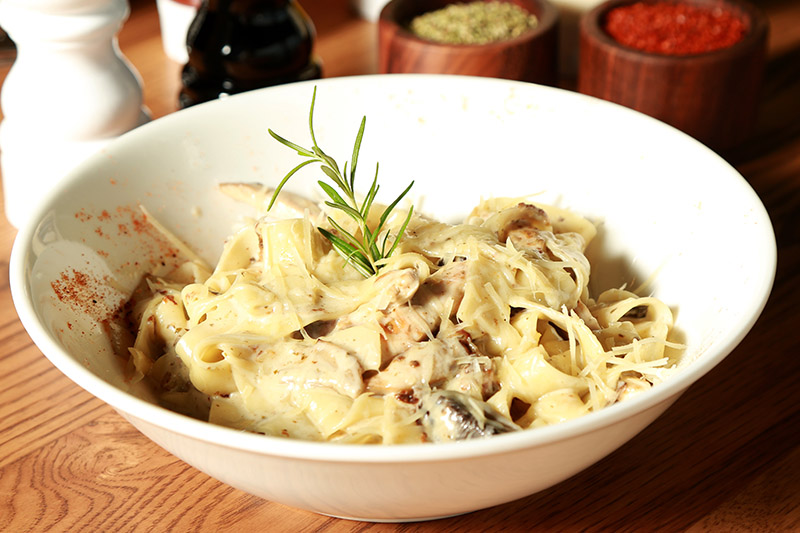 FETTUCCİNİ ALFREDO